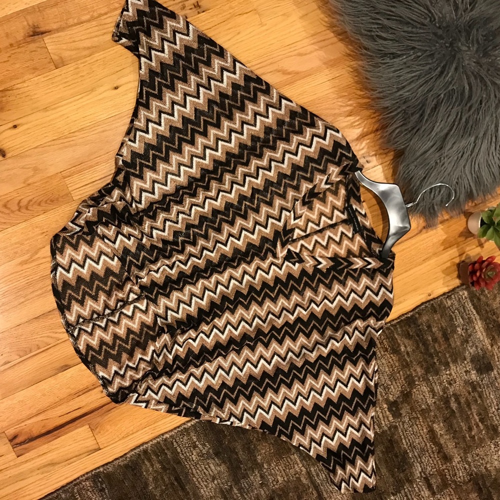 Karina Grimaldi - Famous zigzag chevron pattern.